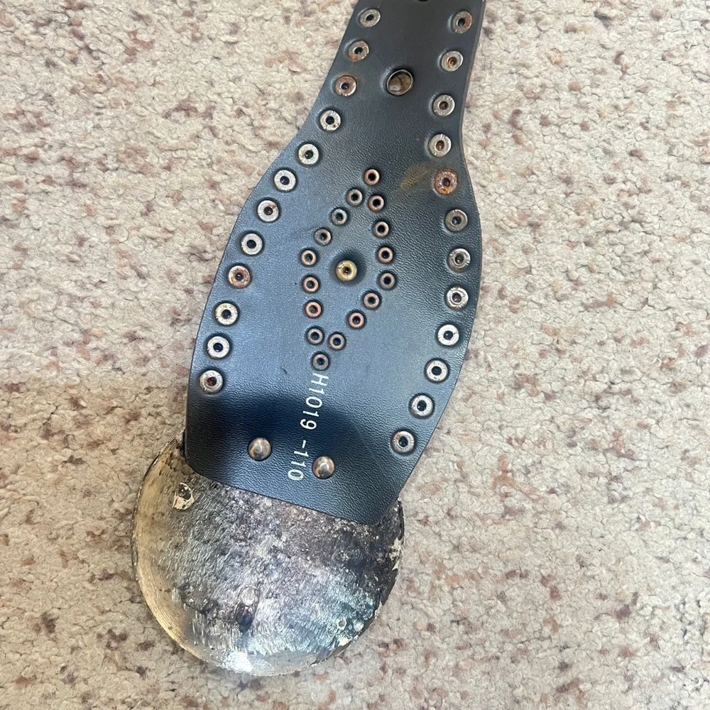 VNTG‎ Supper distressed women silver studded Leather waist Belt rusty Y2K grunge